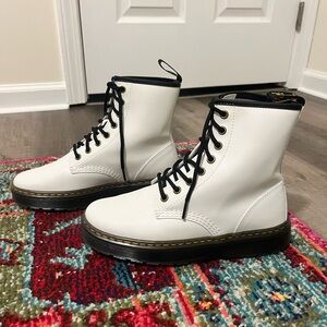 White Dr. Martens AirWair Boots with Bouncing Soles | Size 7 LIKE NEW